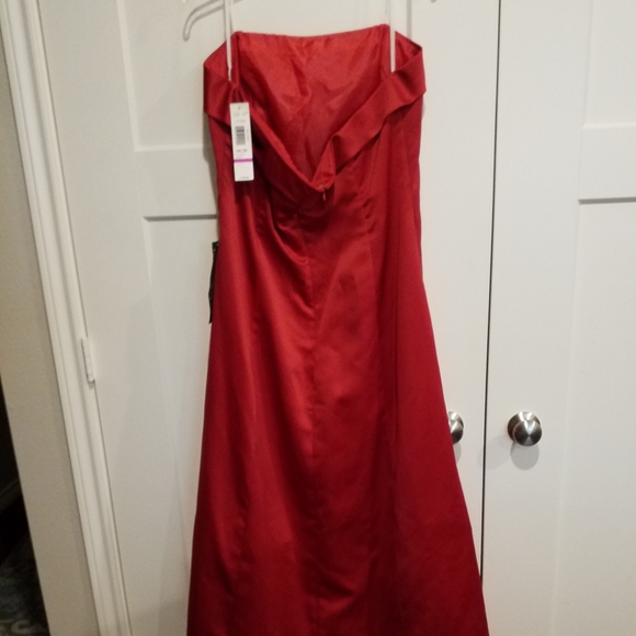 Jump brand red strapless dres - Picture 2 of 5